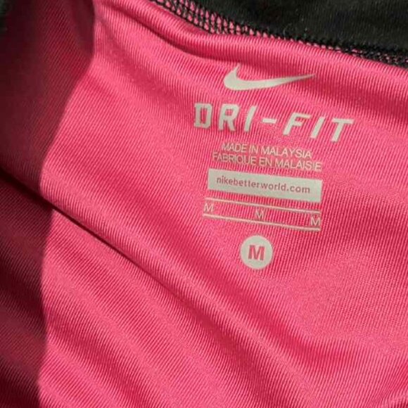 Nike Women's Dri-FIT 2-IN-1 With A Secret Zipper Pocket, Medium - Picture 2 of 4